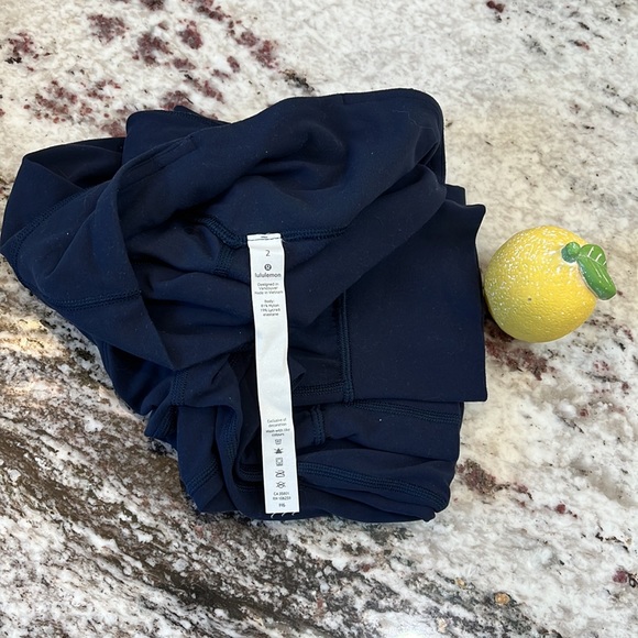 Lululemon Sz 2 Align Jogger Crop *23" in True Navy Nulu Material Size 2 - Picture 12 of 15